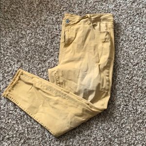 Ash-mustard distressed vanilla star midrise jean